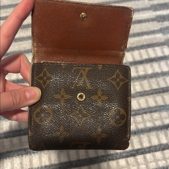 Louis Vuitton Dark Brown Monogram Wallet-Call outs - Picture 9 of 14